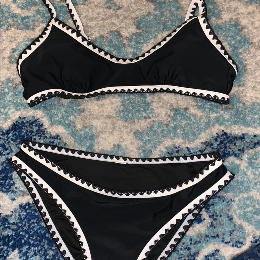 Bathing suit - Picture 3 of 4